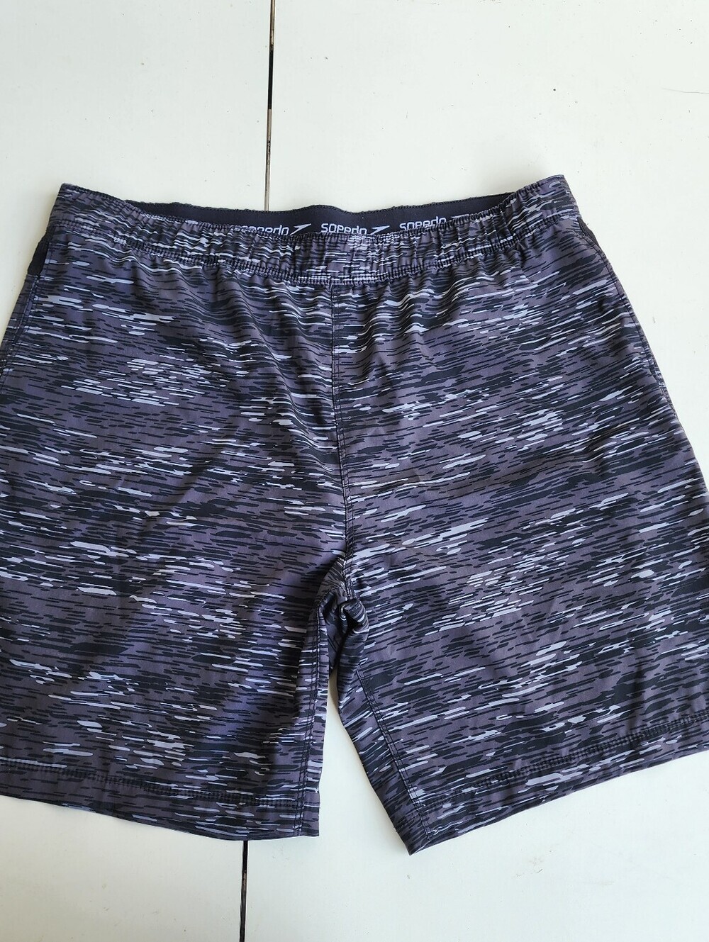 Speedo Men's Swim Trunk Board Shorts Plaid Black Gray Mesh Lined Pockets Sz XL